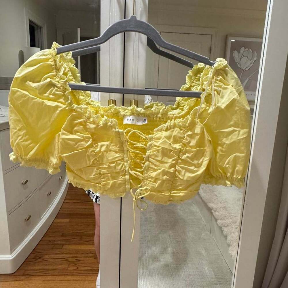 MABLE Women's Yellow Crop-top
